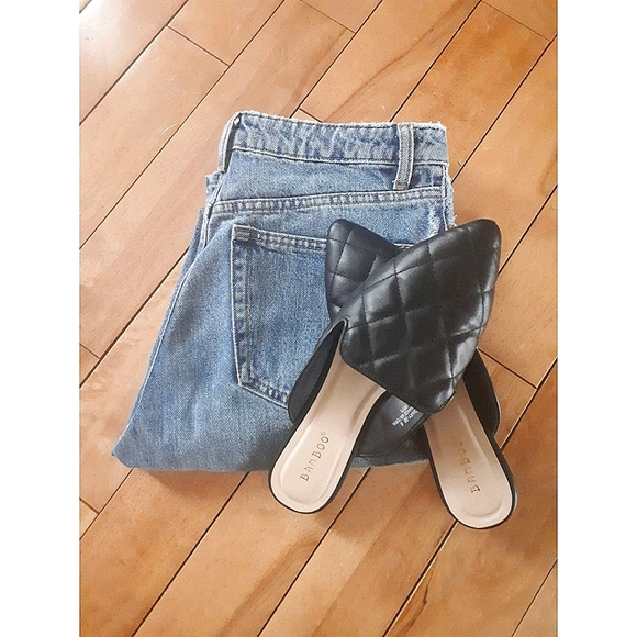 BAMBOO Shoes - Black stitched slides